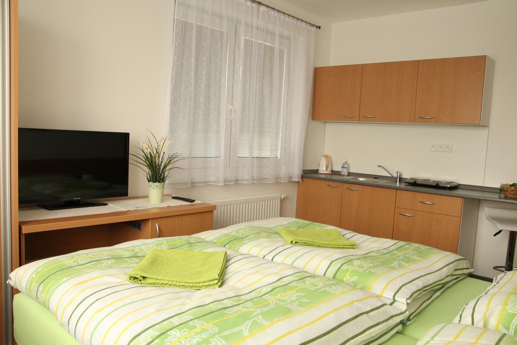 Penzion Bobule Stare Mesto  Rom bilde